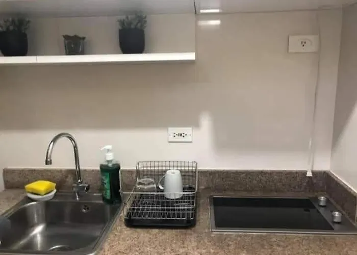 Field Residences Condotel Near Airport Apartamento